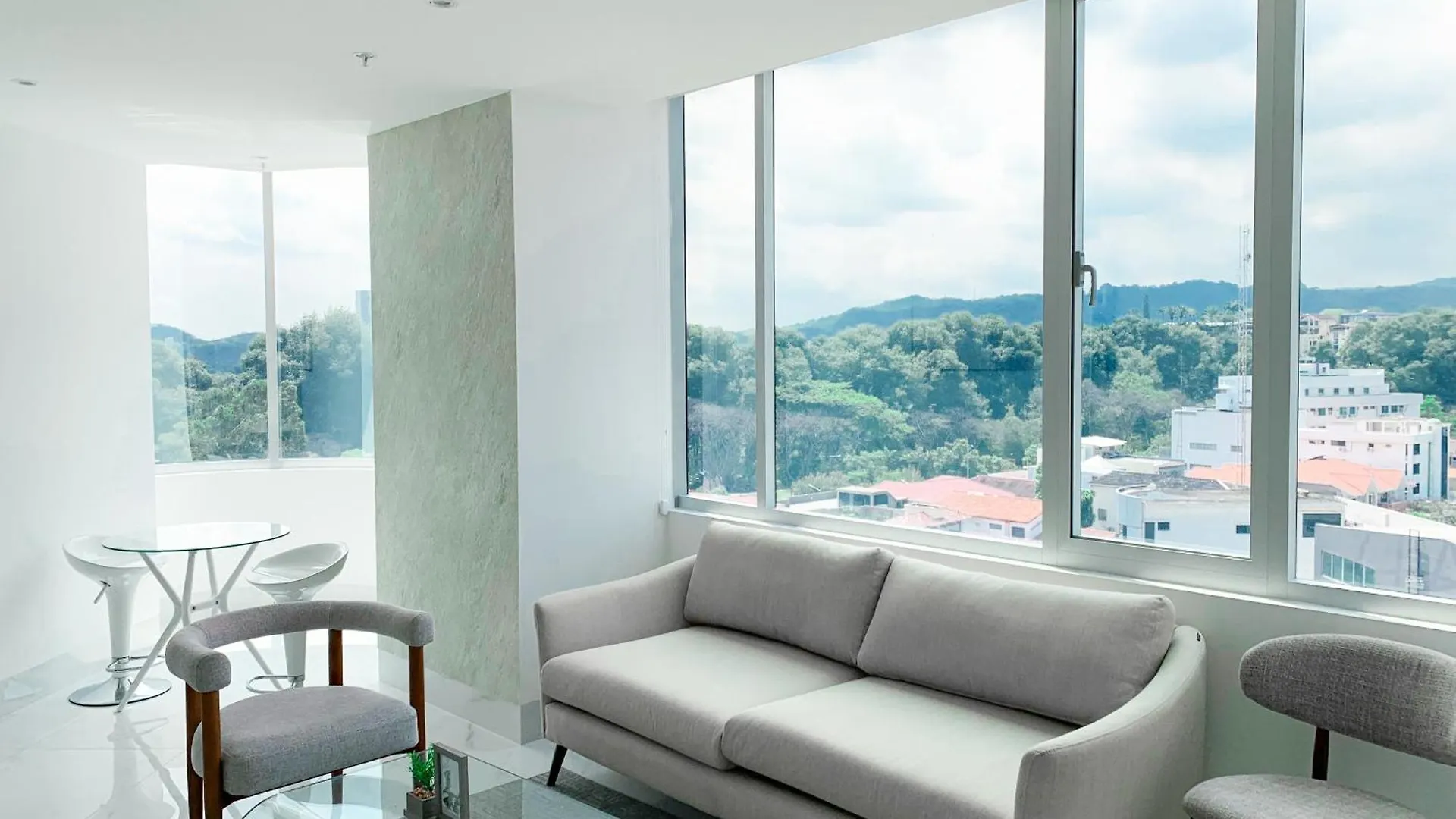 Lejlighed Suite De Lujo Con Vista Panoramica, Piscina Y Gym Guayaquil