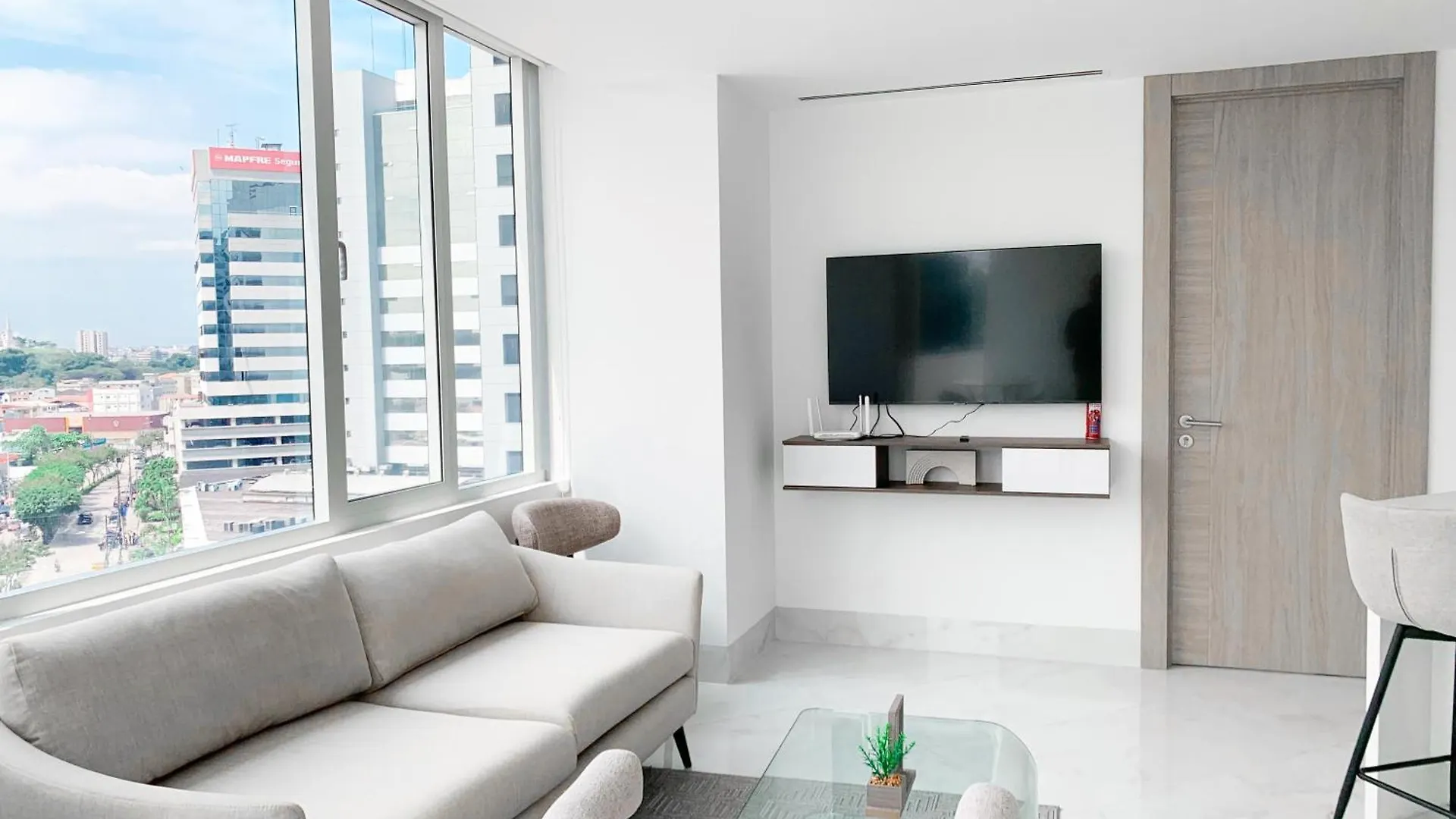 Suite De Lujo Con Vista Panoramica, Piscina Y Gym Guayaquil Lejlighed